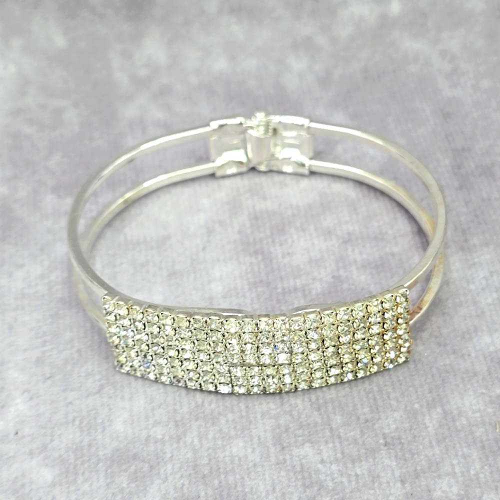 White Silver Rhinestone Cuff Bracelet Costume Cuff‎ Fashion Jewelry JB2-53